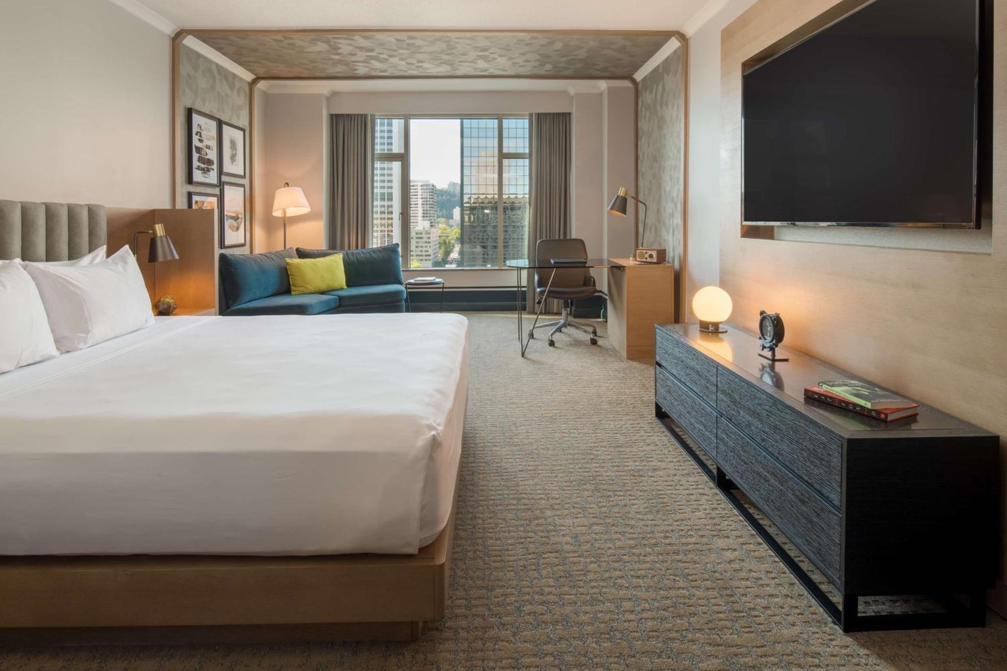 The Duniway Portland, A Hilton Portland