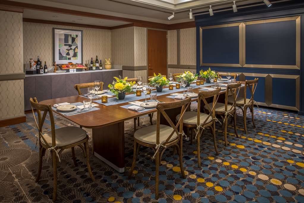 The Duniway Portland, A Hilton Hotel