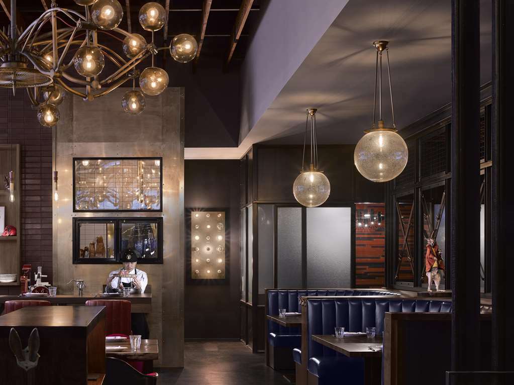 Hotel The Duniway Portland, A Hilton